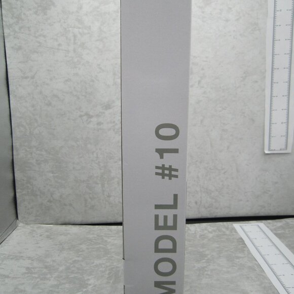 Mattel Barbie Looks Model #10 “NEW” - Picture 3 of 11